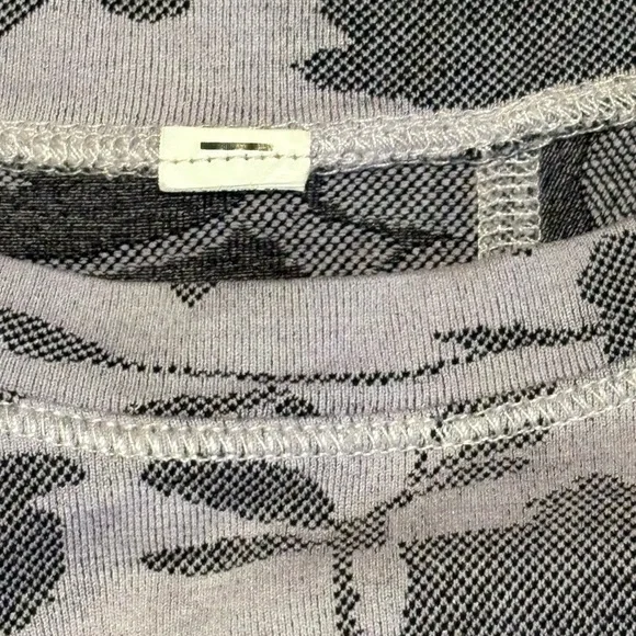 Athleta Momentum Top Wandering Floral Shasta SeamlessThumbholes Hem XSmall** - Picture 4 of 11